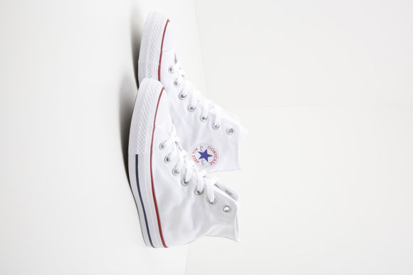 Image sur Chuck Taylor sneakers