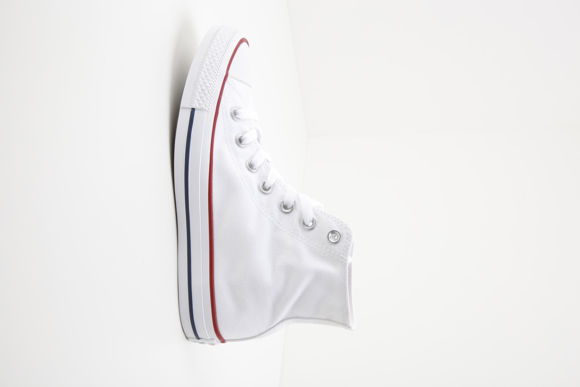 Image sur Chuck Taylor sneakers