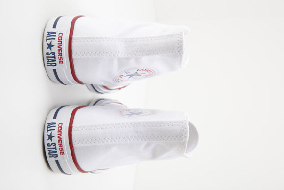 Image sur Chuck Taylor sneakers