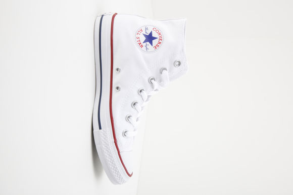 Image sur Chuck Taylor sneakers