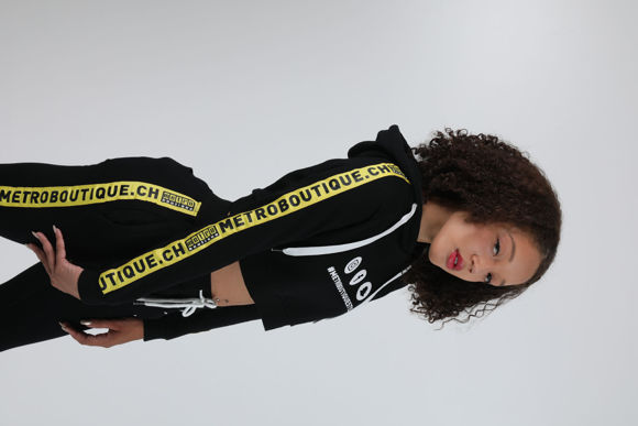 Image sur Sweatshirt court à capuchon