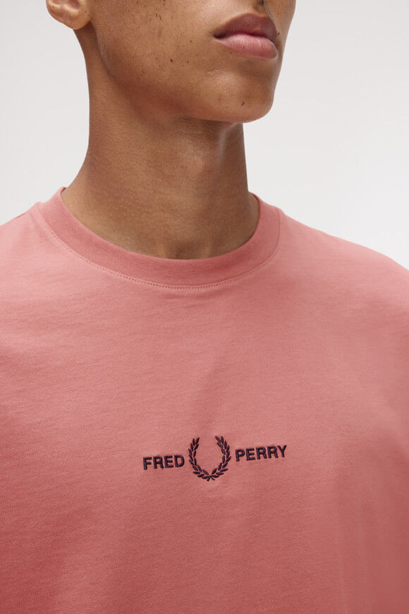 Bild von Embroidered T-Shirt
