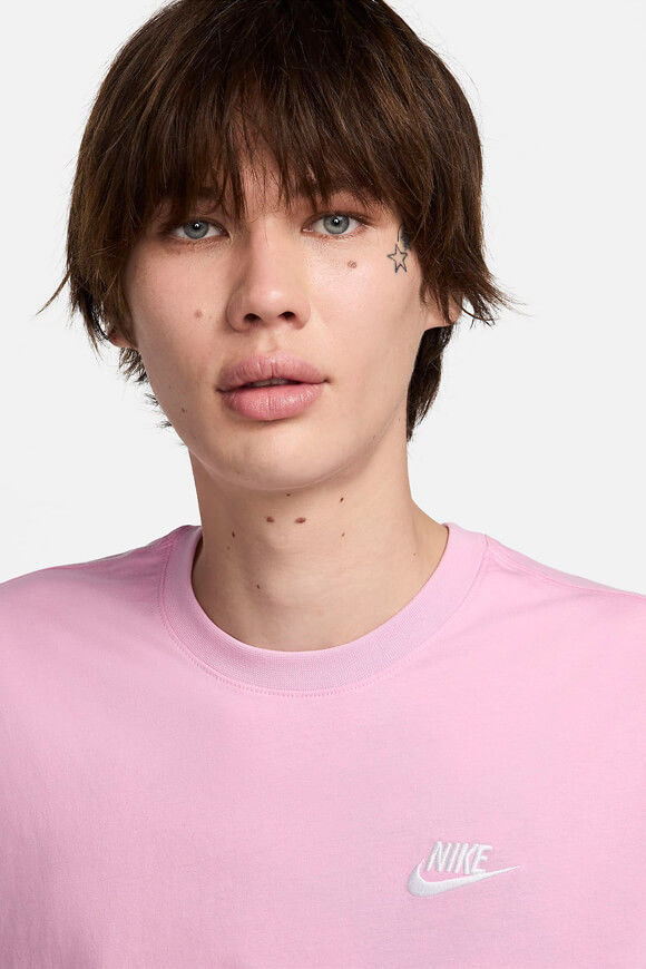 Bild von Sportswear Club T-Shirt