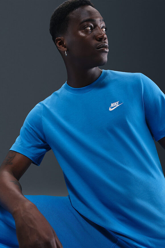 Bild von Sportswear Club T-Shirt