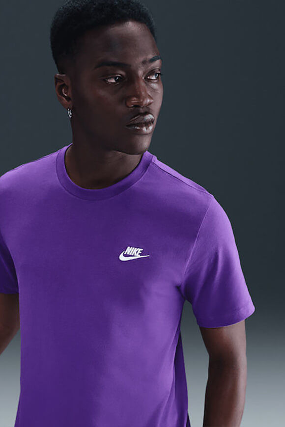 Bild von Sportswear Club T-Shirt