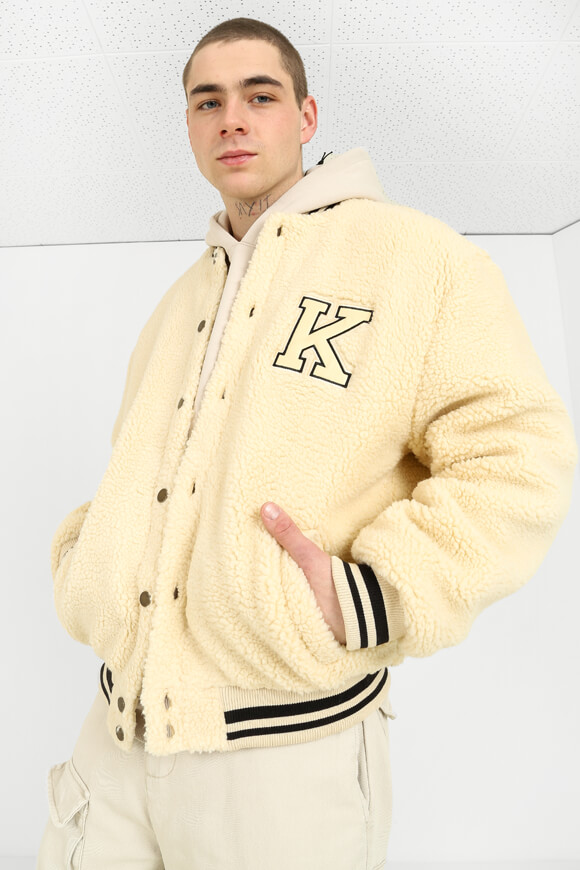 Karl Kani Sherpa Collegejacke Creme Karl Kani Sherpa Collegejacke Creme