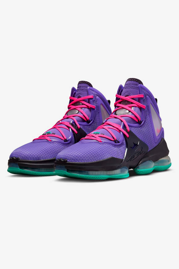 Nike LeBron XIX Sneaker Wild Berry + Cave Purple ER8172 Nike LeBron XIX Sneaker Wild Berry + Cave Purple ER8172