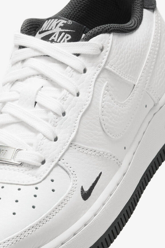 Image sur Air Force 1 LV8 1 sneakers