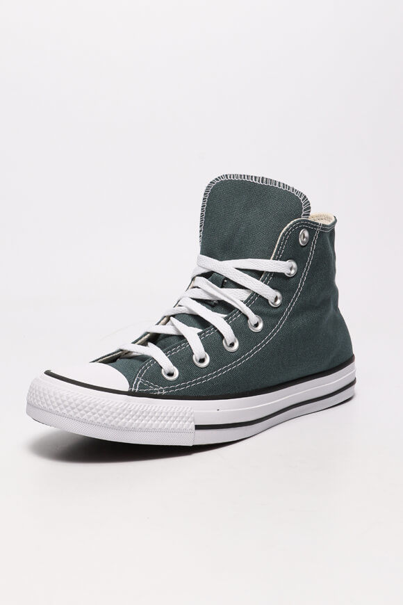 Image sur Chuck Taylor sneakers