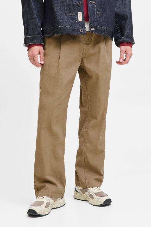 Bild von JPSTBILL William Chinos L32