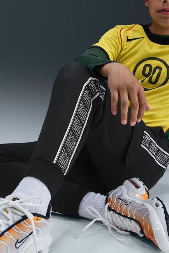 Bild von Sportswear Club Fleece Cargo Sweathose