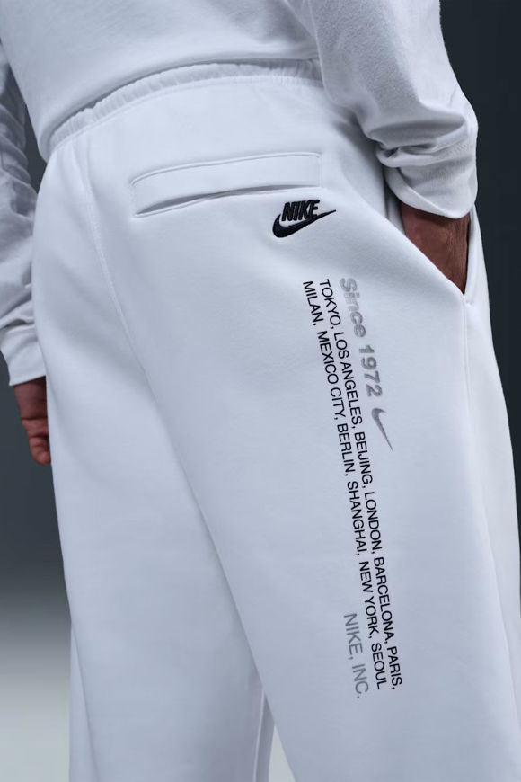 Bild von Sportswear Club Sweathose