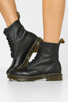 Dr martens best sale metro boutique