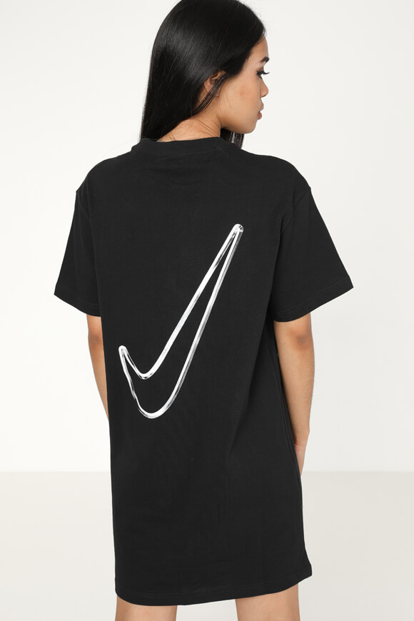 Robe shops t shirt nike