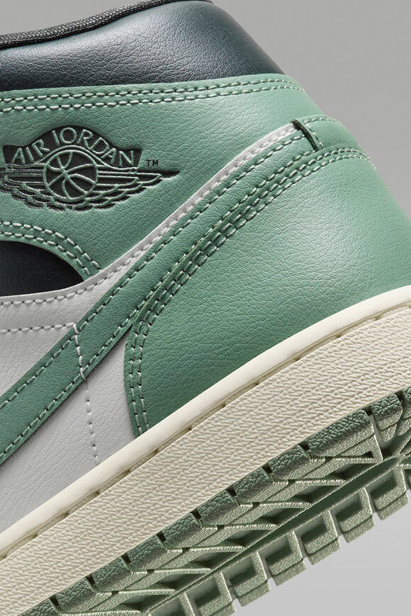 Image sur Air Jordan 1 sneakers