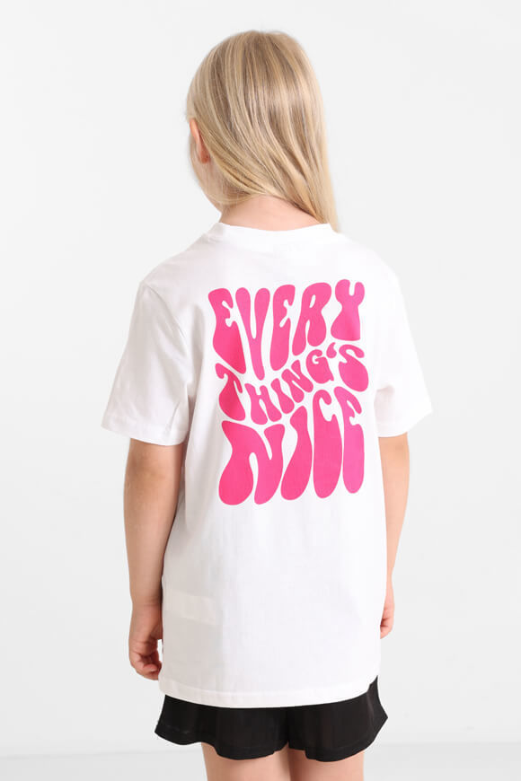 Bild von Everything Is Nice T-Shirt