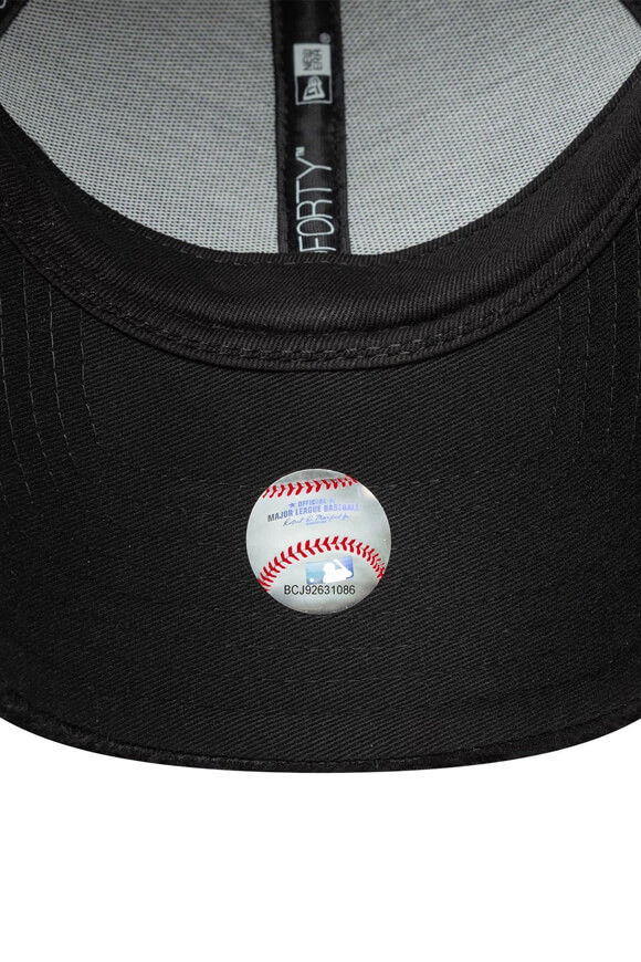 Image sur Casquette en peluche 9forty / strapback