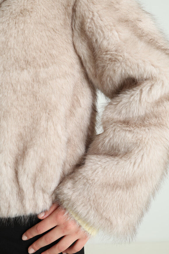 Image sur Veste en fourrure synthétique