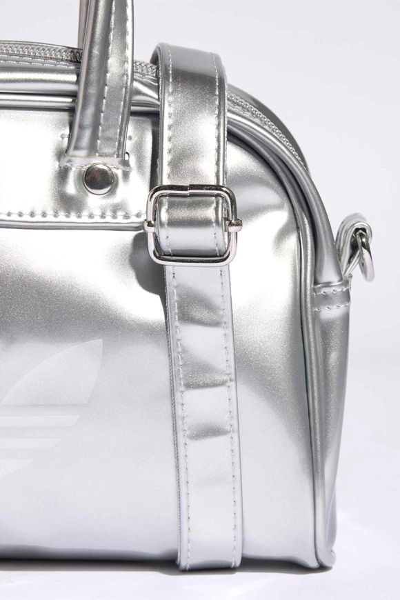 Bild von Adicolor Lack Hand- / Umhängetasche