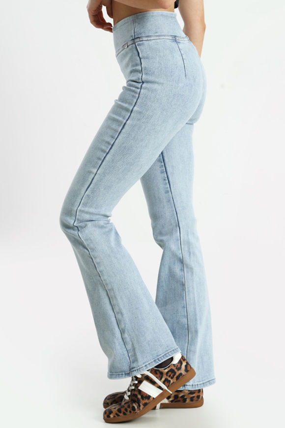 Bild von Flared Fit Jeans