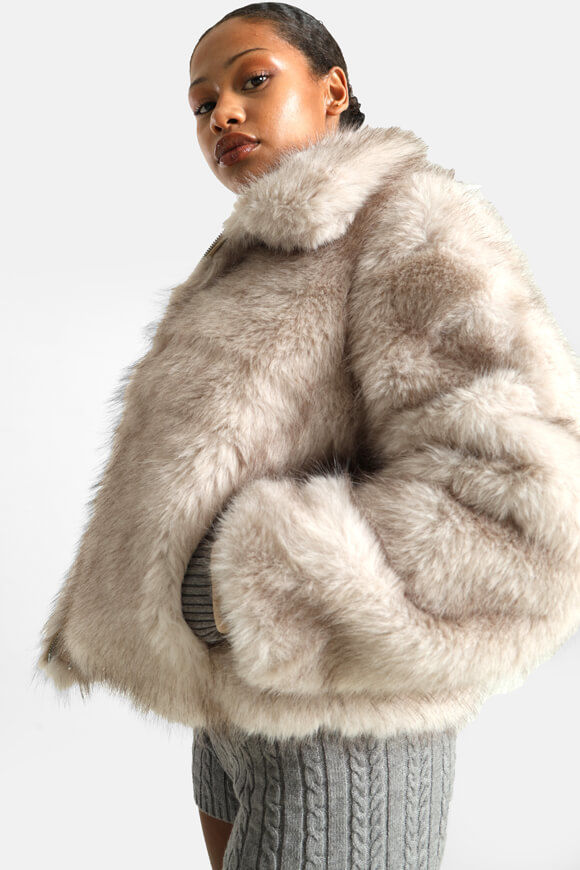 Image sur Manteau court en fourrure synthétique