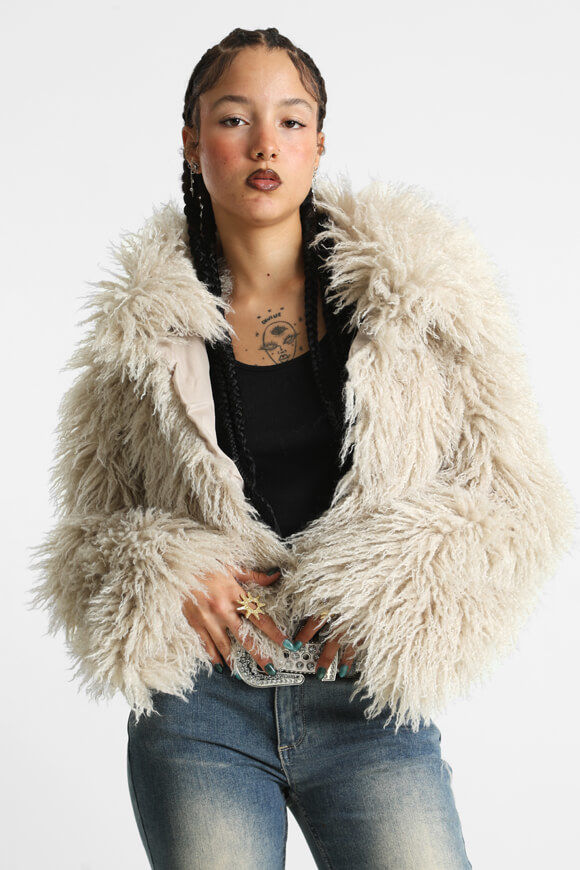 Image sur Veste courte en fourrure synthétique