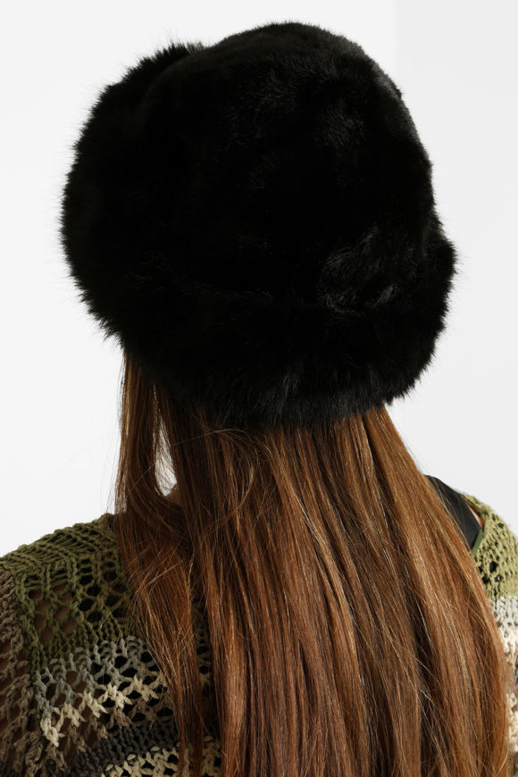 Image sur Chapeau en fourrure synthétique