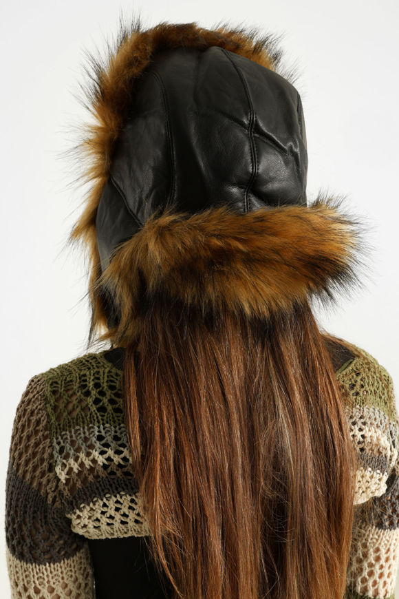 Image sur Chapka en similicuir