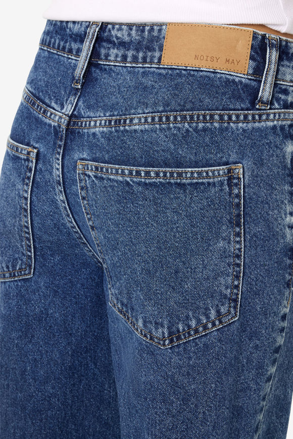 Bild von NMADRIANA Loose Fit Jeans L32