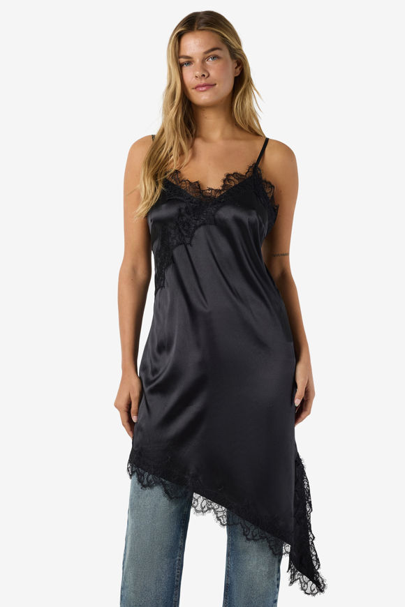 Image sur Asymmetrisches Satinkleid