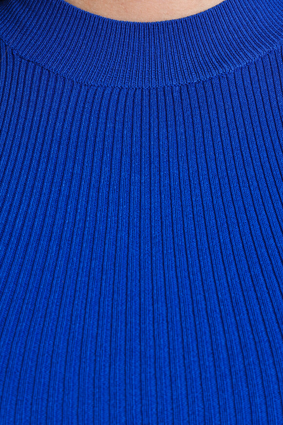 Image sur Top court en tricot côtelé