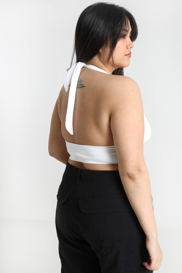 Neckholder Crop Top Outfit