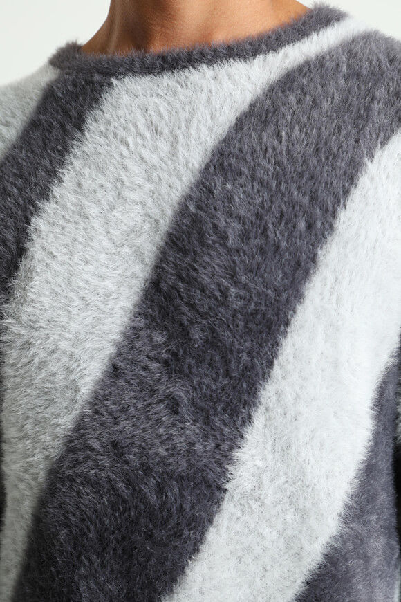 Image sur Pull en tricot poilu
