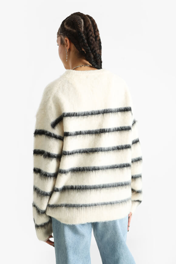 Image sur Pull ample en tricot poilu