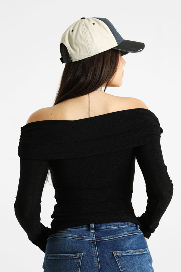 Image sur shirt off shoulder manches longues à brillants